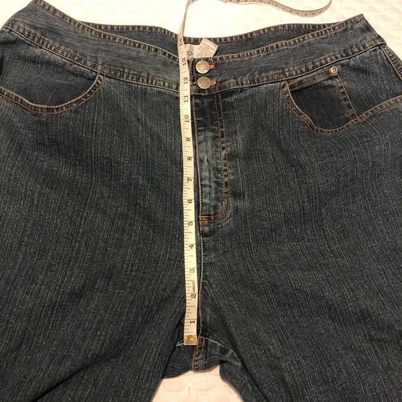 Chico’s Cropped Blue Jeans size 3 (XL) - Picture 9 of 9
